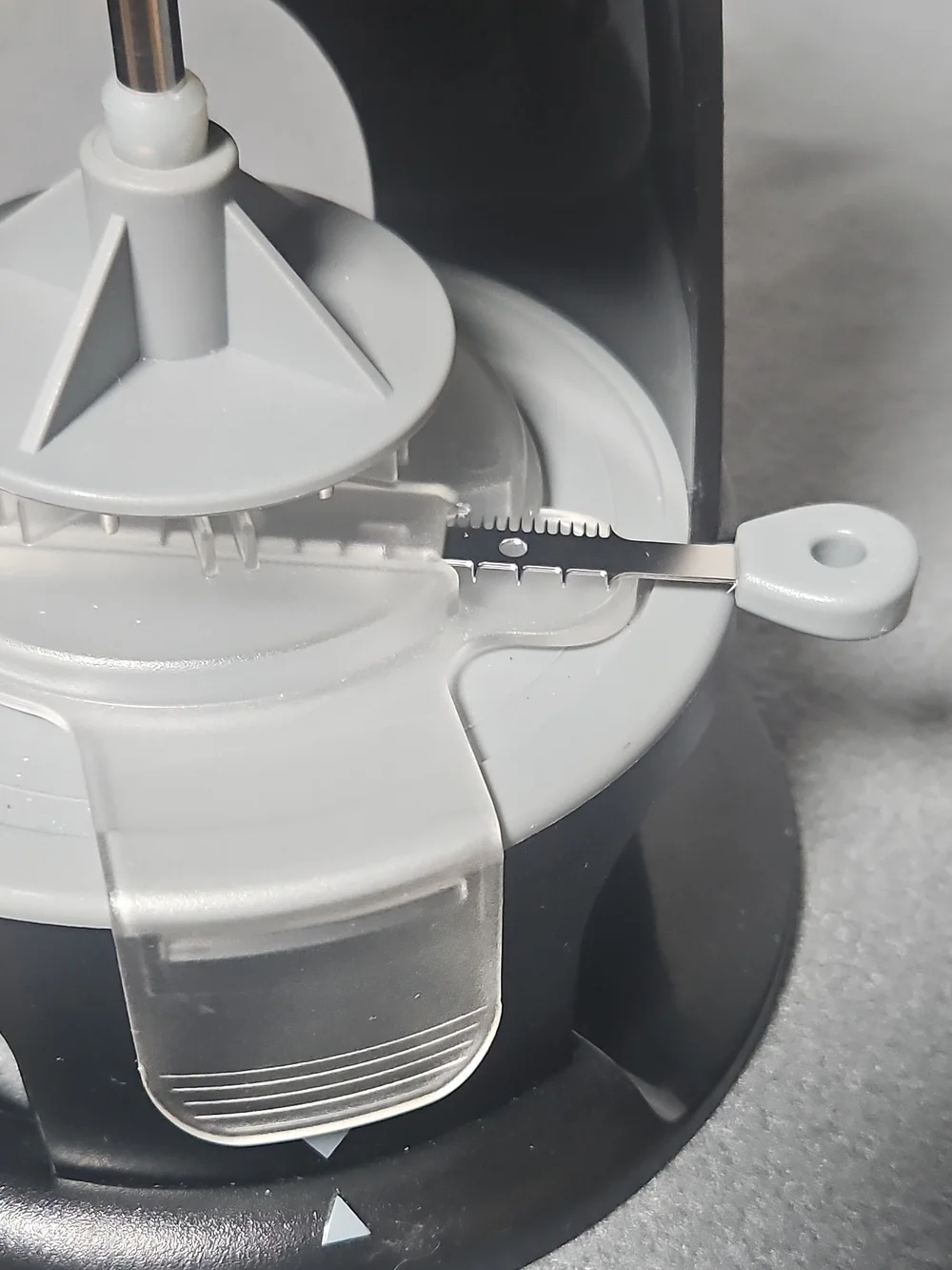 Pampered Chef Black and Gray Spiral Vegetable Slicer